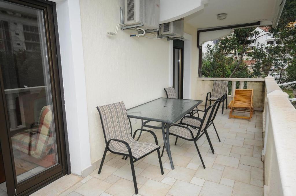 Apartment Jana Petrovac Buitenkant foto