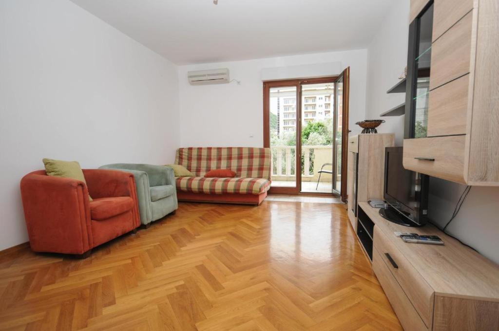 Apartment Jana Petrovac Buitenkant foto