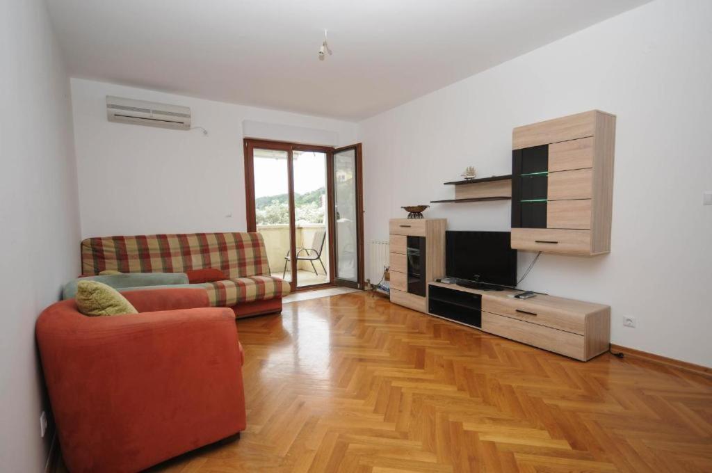 Apartment Jana Petrovac Buitenkant foto